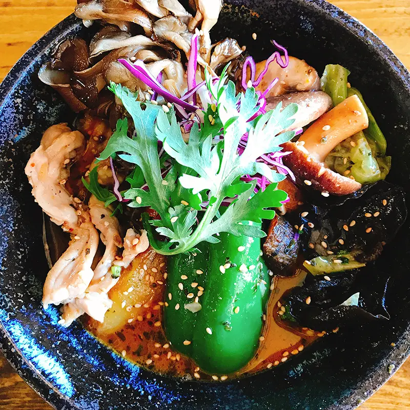 伽藍色　鶏せせりと木の子